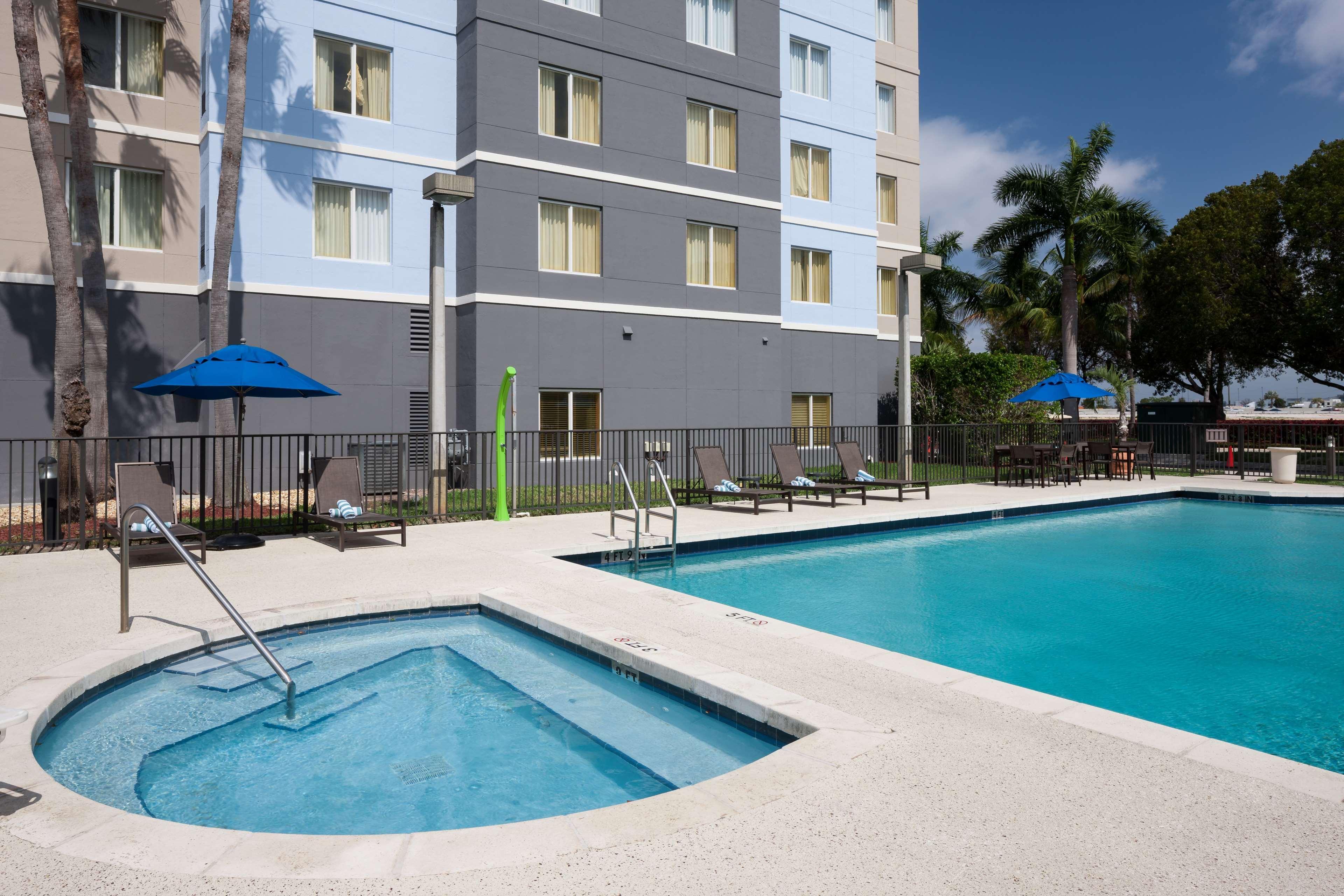 Homewood Suites Miami Airport/Blue Lagoon Ngoại thất bức ảnh