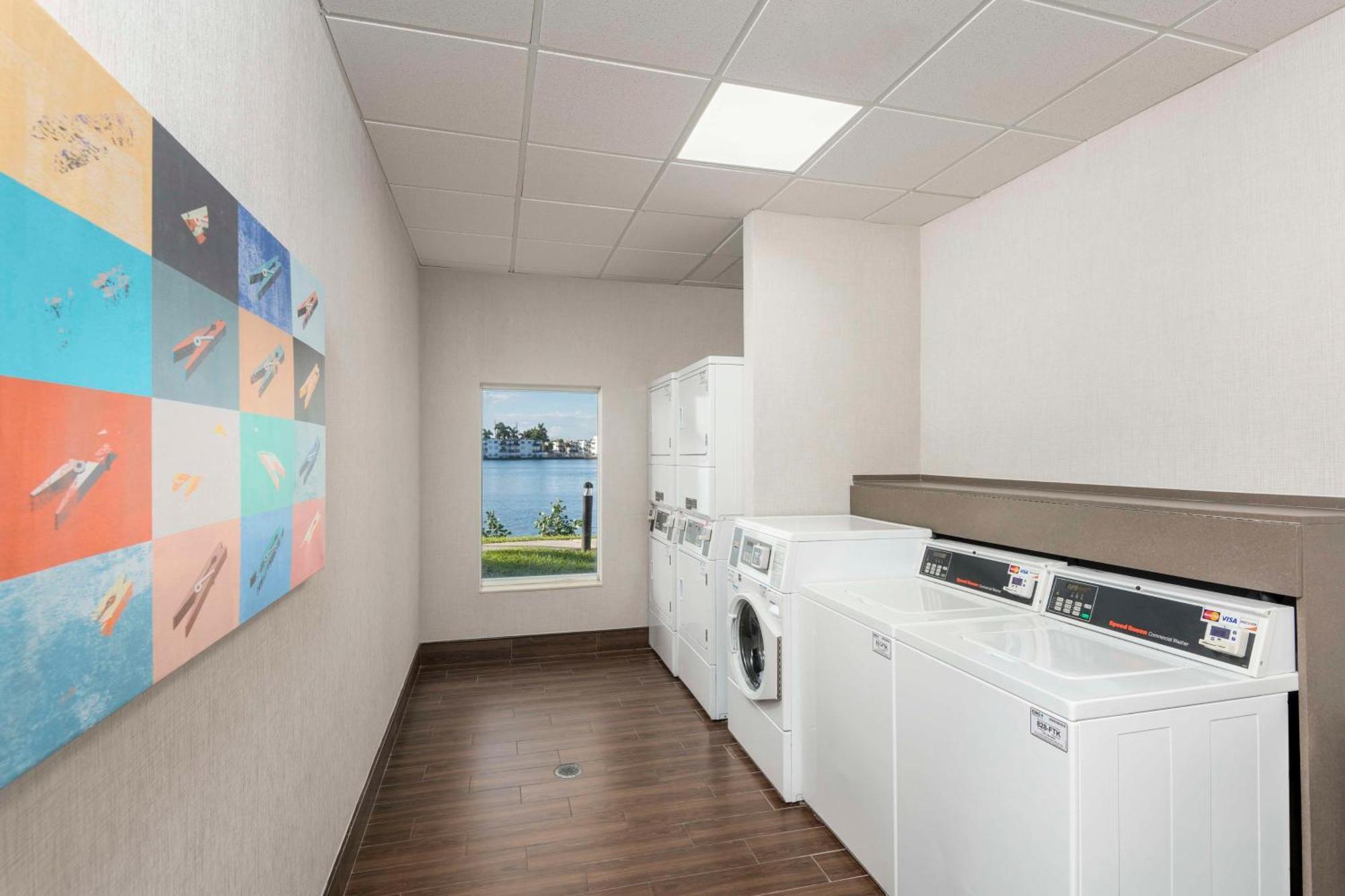 Homewood Suites Miami Airport/Blue Lagoon Ngoại thất bức ảnh